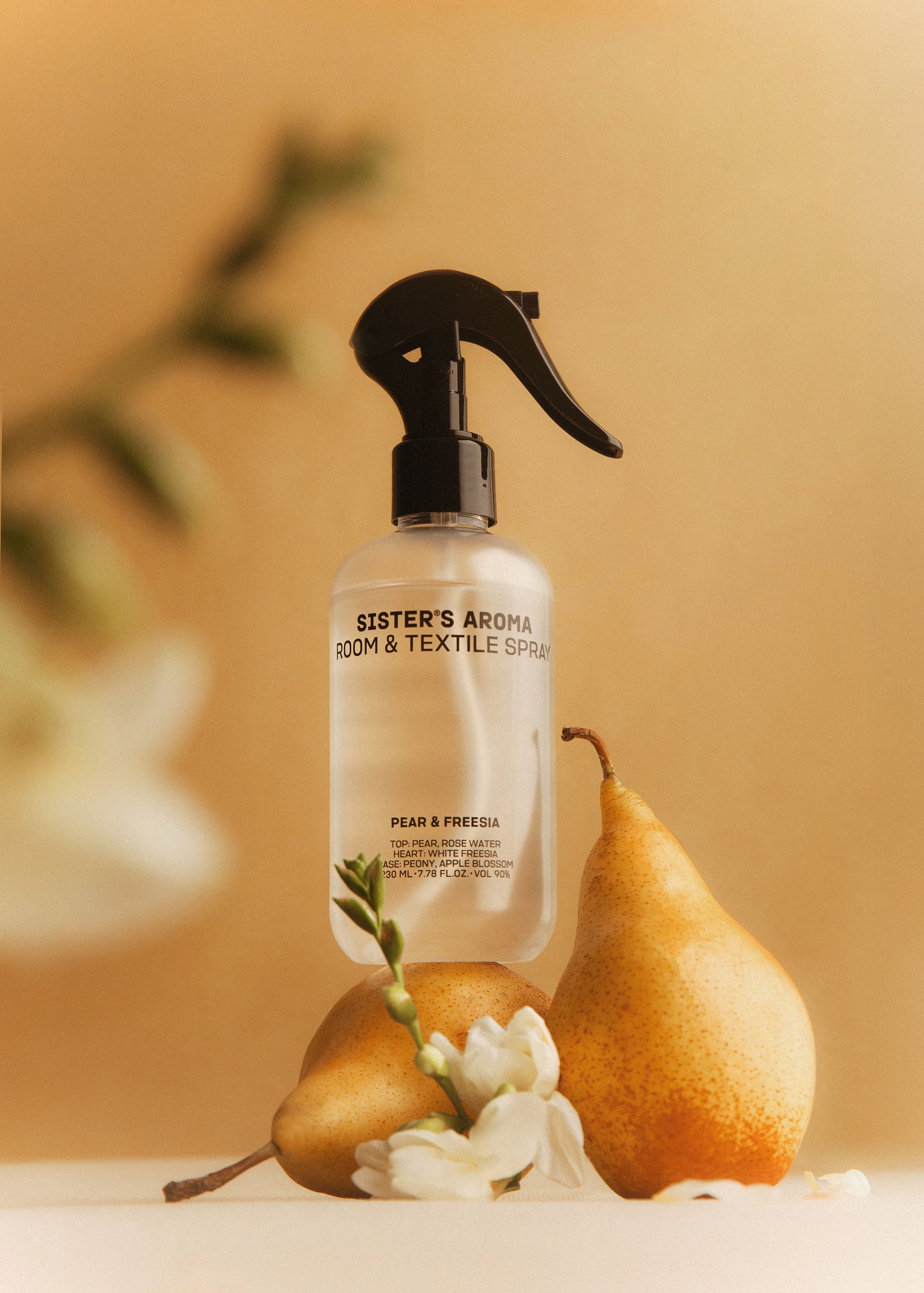 Perfumed Room & Textile Spray  PEAR & FREESIA ( 230 ml )
